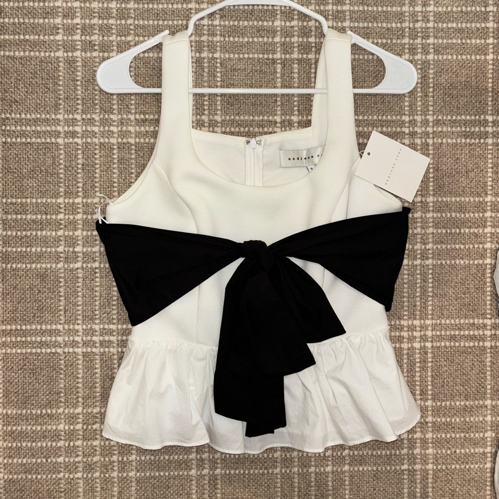 ENDLESS ROSE White and Black Women's Top